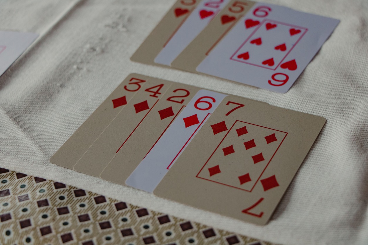 SkipBo - Stacking Strategy Fun